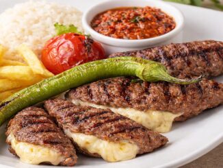 Kaşarlı Köfte Tarifi, Pratik ve Lezzetli Kaşarlı Köfte Tarifi